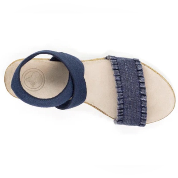 Charleston Shoe Co. Carolina Espadrille in Navy Linen Ruffle - Picture 4 of 10